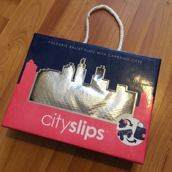CitySlips Silver Foldable Ballerina Flats - Picture 2 of 12